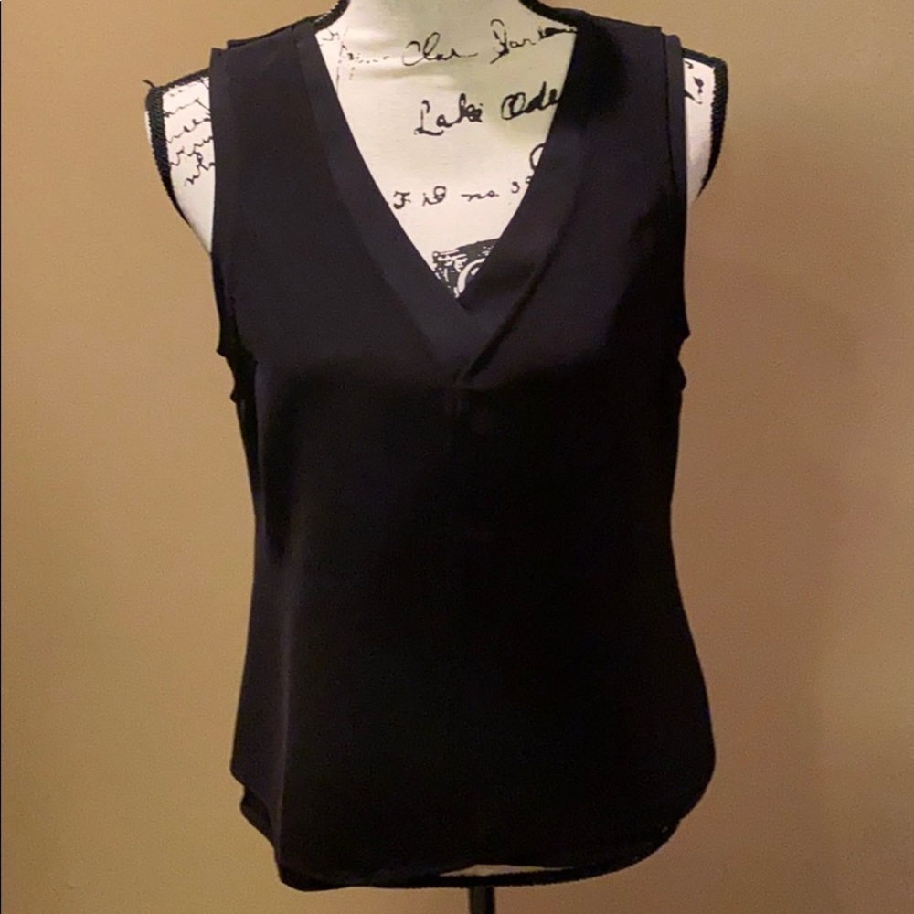White House Black Market black v‎ neck tank S